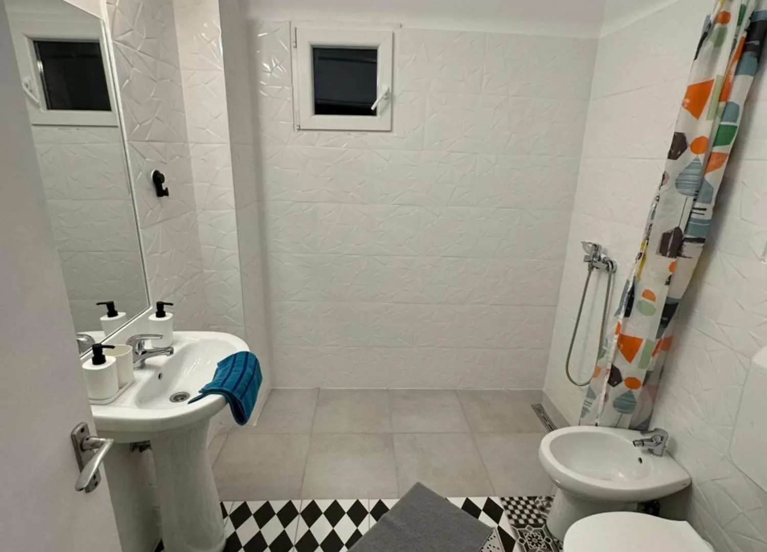 New 77 Green Apartment Bucharest