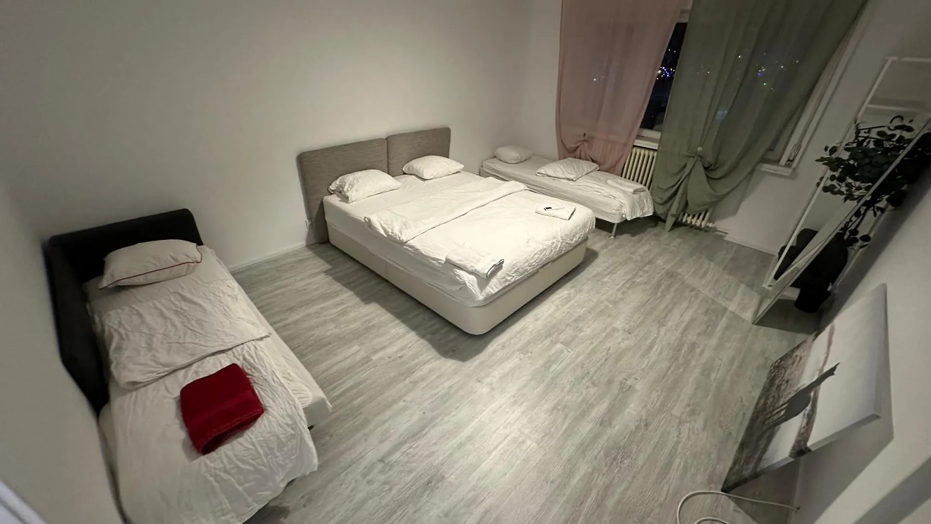 New 77 Green Apartment Bucharest
